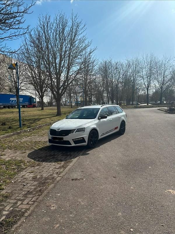 Gebraucht Skoda Octavia RS 230 PS (169 kW) 2017 Weiß Kombi