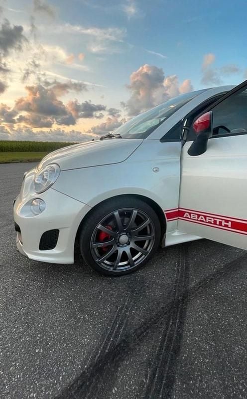 Gebraucht Abarth 500 135 PS (99 kW) 2010 Weiß Kleinwagen
