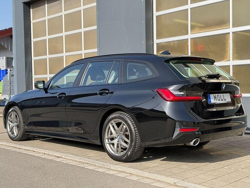 Gebraucht BMW 320 Sport Line 190 PS (139 kW) 2021 Schwarz Limousine