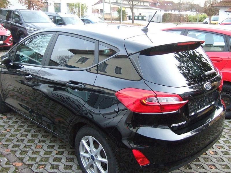 Gebraucht Ford Fiesta Cool & Connect 101 PS (74 kW) 2019 Schwarz Limousine