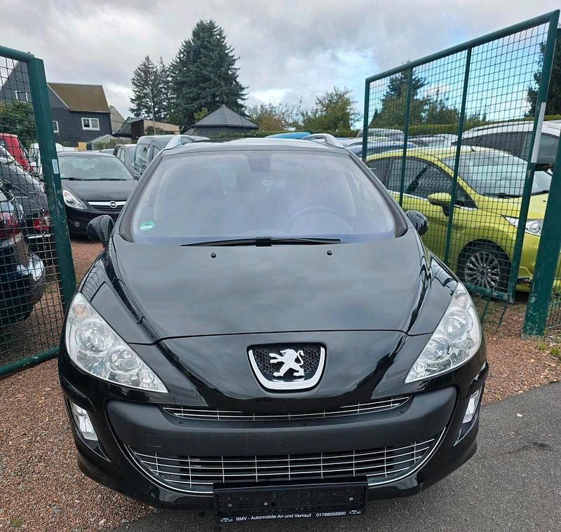 Gebraucht Peugeot 308 111 PS (81 kW) 2011 Schwarz Kombi