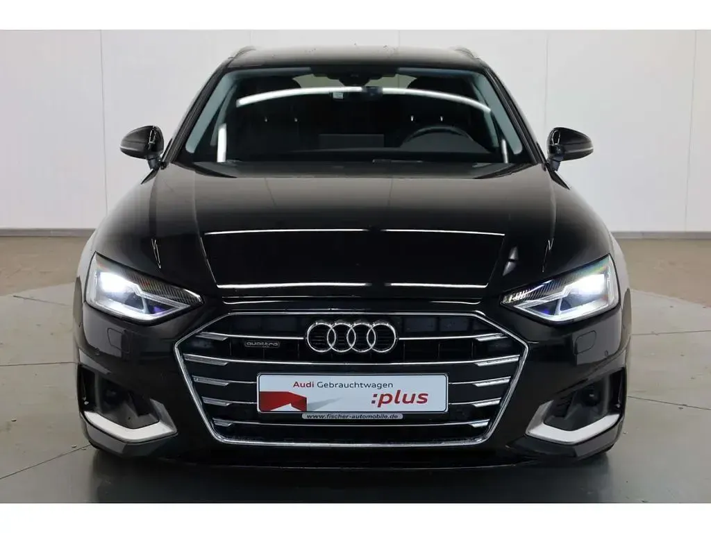 Gebraucht Audi A4 Advanced 204 PS (150 kW) 2023 Schwarz Kombi