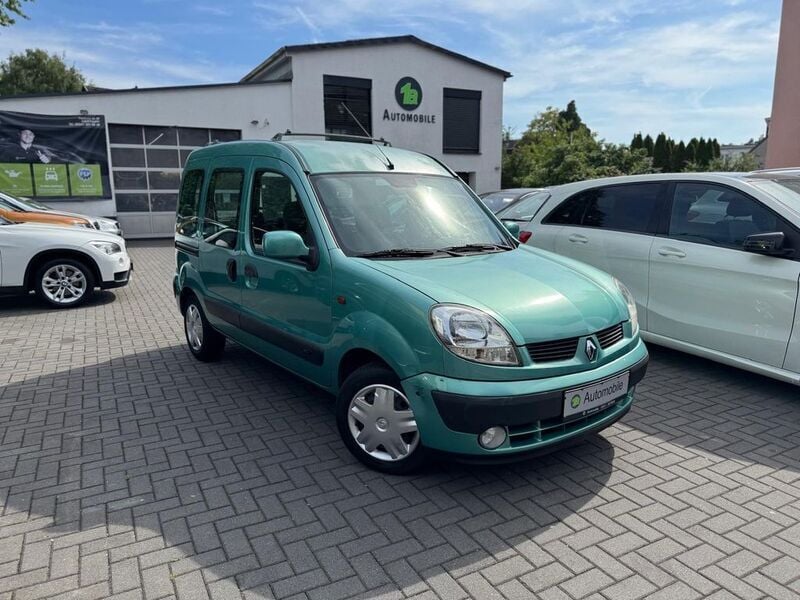 Grün Gebraucht 2005 Renault Kangoo Privilege Van / Kleinbus | 3.249 € (Etwas zu teuer) - Bild 1/4