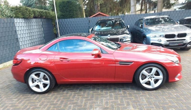 Gebraucht Mercedes SLC200 184 PS (135 kW) 2017 Rot Cabrio