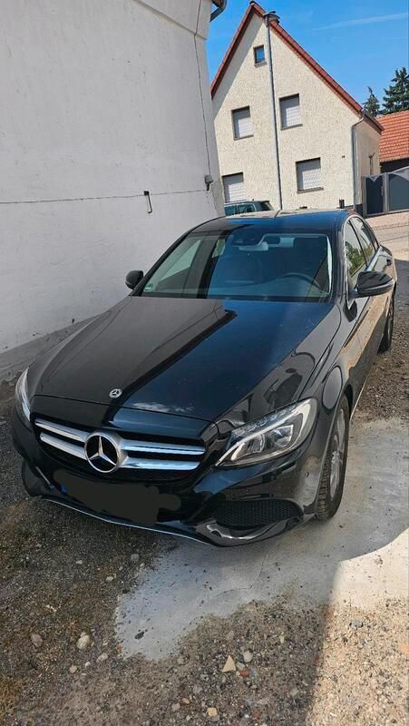 Schwarz Gebraucht 2018 Mercedes C250 Avantgarde Limousine | 22.500 € (Fairer Preis) - Bild 1/4