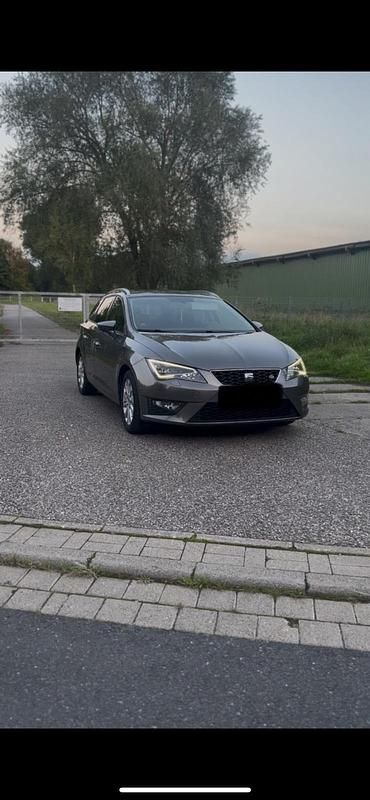 Grau Gebraucht 2014 Seat Leon FR Kombi | 9.999 € (Fairer Preis) - Bild 1/4