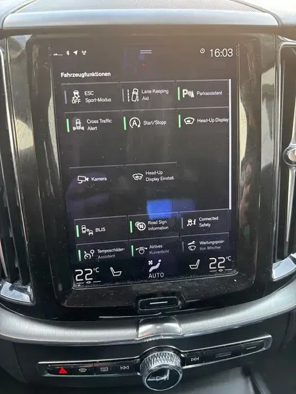 Second-hand Volvo XC60 Momentum 235 CP (172 kW) 2017 SUV
