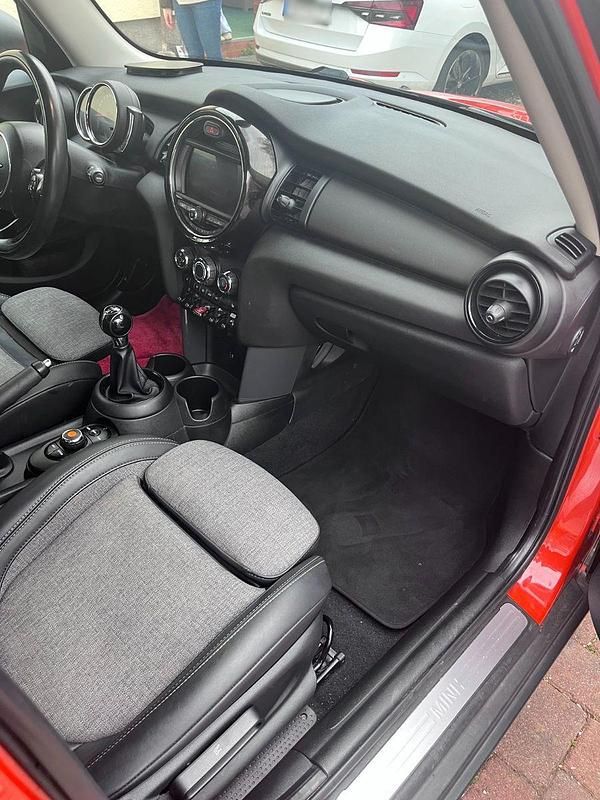 Usata Mini ONE 102 CV (75 kW) 2019 Arancione Utilitaria