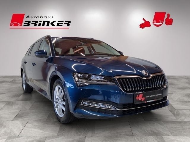Blau Gebraucht 2022 Skoda Superb Style Kombi | 29.360 € (Fairer Preis) - Bild 1/4