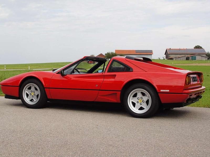 Gebraucht Ferrari 328 254 PS (186 kW) 1987 Rot Cabrio