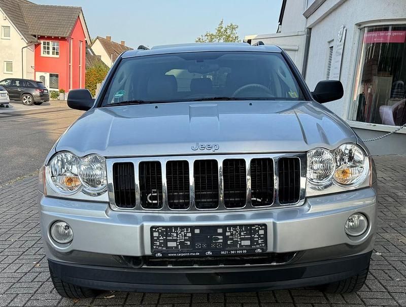 Silber Gebraucht 2005 Jeep Grand Cherokee Limited SUV | 13.900 € (Etwas zu teuer) - Bild 1/4