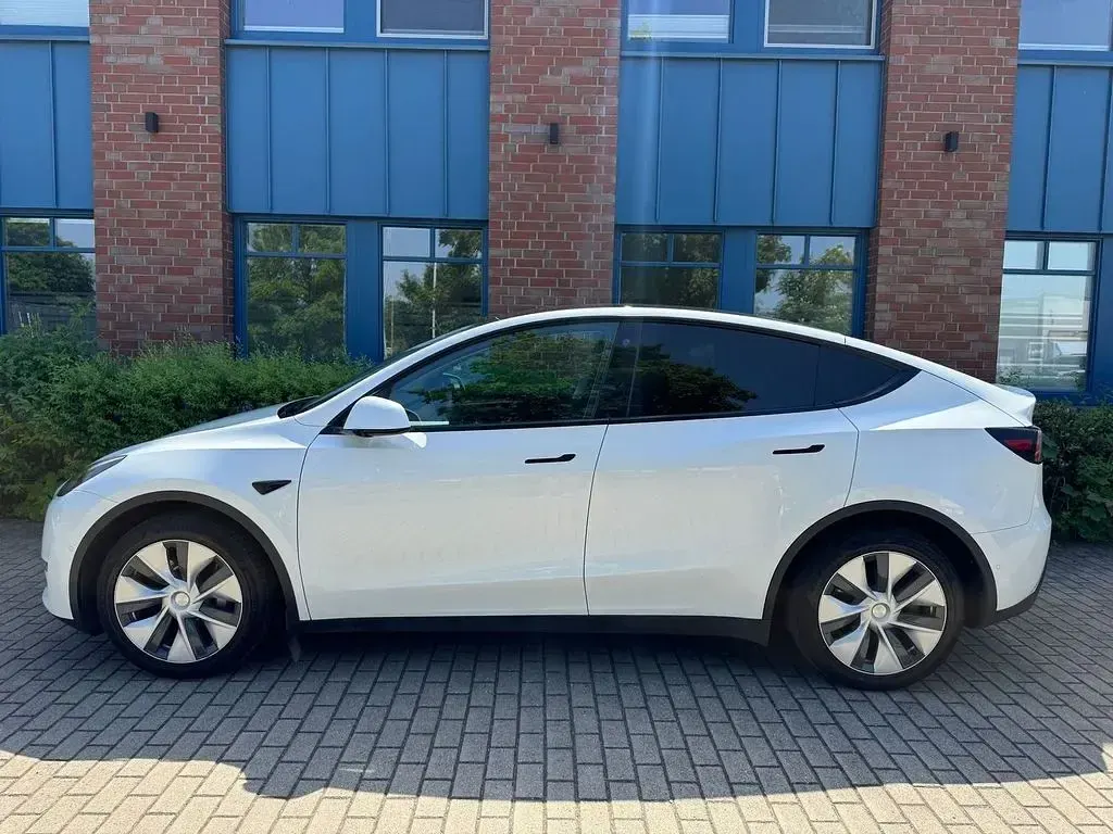 Gebraucht Tesla Model Y 378 kW (514 PS) 2022 Pearl white multicoat SUV