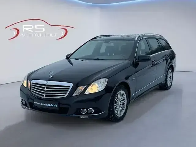 Gebraucht Mercedes E220 Elegance 170 PS (125 kW) 2010 Schwarz Kombi