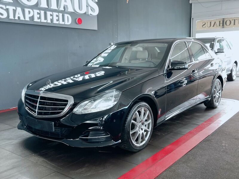 Schwarz Gebraucht 2013 Mercedes 300 Limousine | 17.999 € (Fairer Preis) - Bild 1/4