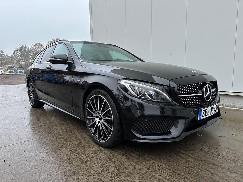 Schwarz Gebraucht 2017 Mercedes C43 AMG AMG Limousine | 29.100 € (Guter Preis) - Bild 1/4