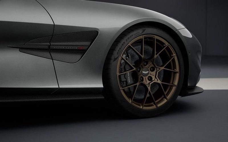 Gebraucht Aston Martin Vanquish 832 PS (611 kW) 2024 Silber Coupé