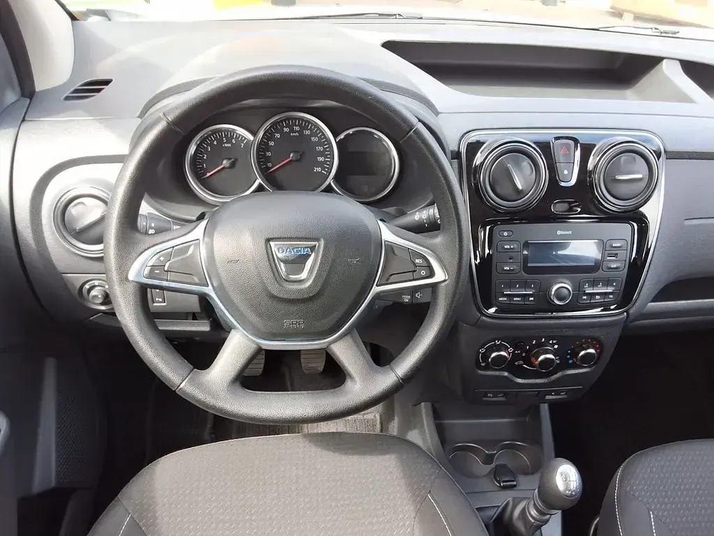 Gebraucht Dacia Dokker Comfort 95 PS (69 kW) 2020 Arktisweiß Van / Kleinbus