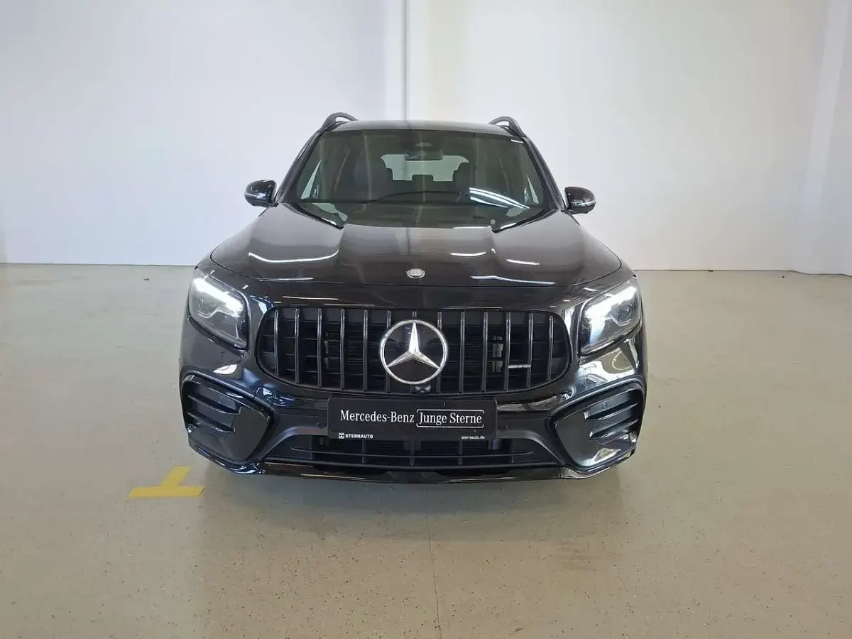 Second-hand Mercedes GLB35 AMG 306 CP (225 kW) 2025 Negru SUV