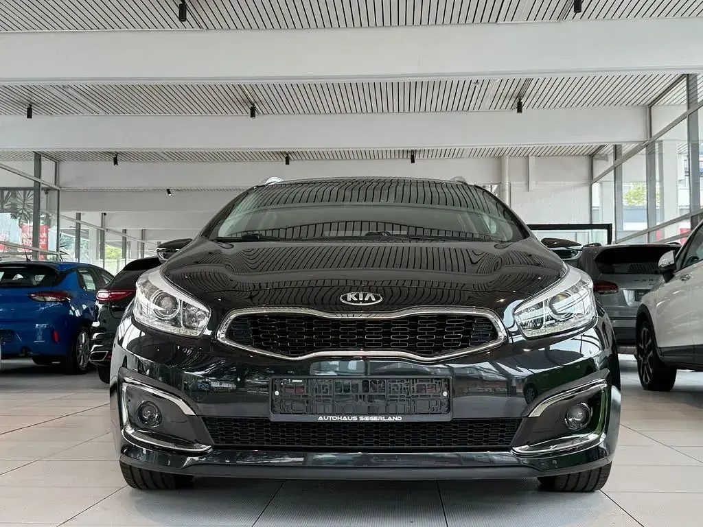 Gebraucht Kia Ceed 135 PS (99 kW) 2016 Schwarz Kleinwagen