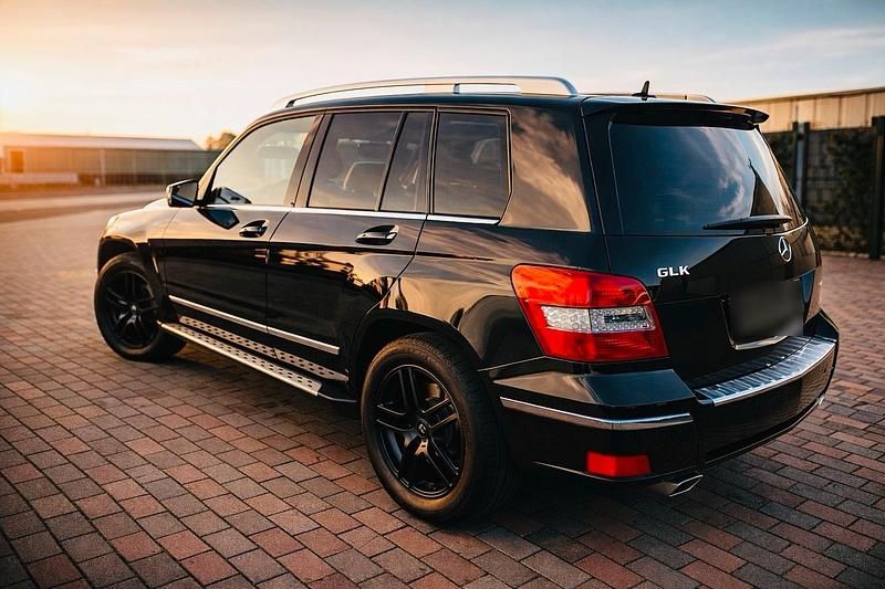 Gebraucht Mercedes GLK200 143 PS (105 kW) 2011 Schwarz SUV