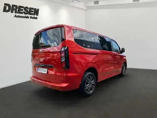 Gebraucht Ford Tourneo Custom Titanium 136 PS (100 kW) 2025 Andere Van