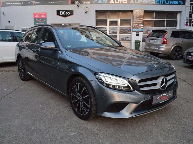 Gebraucht Mercedes C180 122 PS (89 kW) 2019 Grau Limousine
