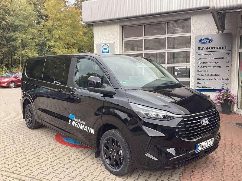 Gebraucht Ford Tourneo Titanium 170 PS (125 kW) 2024 Schwarz met. Van / Kleinbus