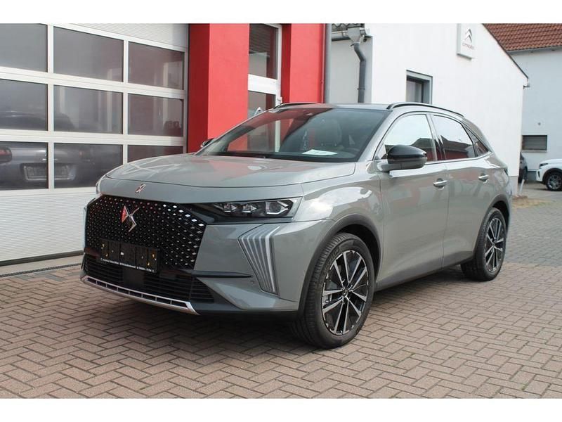 Lackierung lacquered grey/meta Gebraucht 2024 DS Automobiles DS7 Crossback Opera SUV | 35.990 € (Teuer) - Bild 1/4