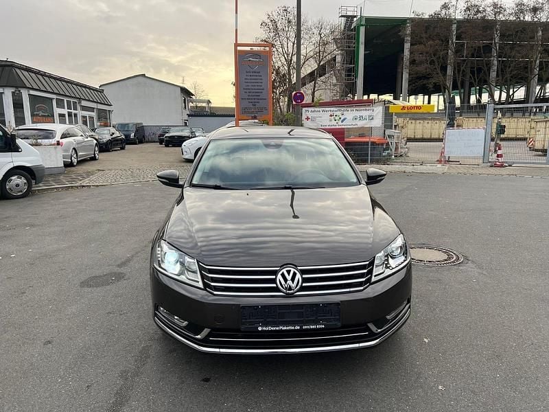 Gebraucht VW Passat 150 PS (110 kW) 2012 Braun Limousine