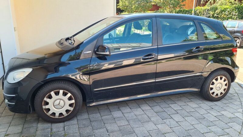 Schwarz Gebraucht 2011 Mercedes B160 Van / Kleinbus | 3.750 € (Superpreis) - Bild 1/4