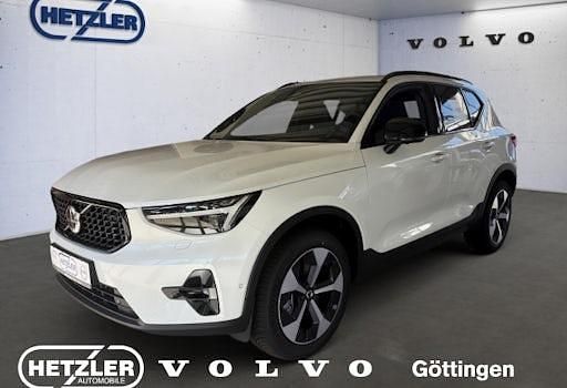 Neu Volvo XC40 Plus 163 PS (119 kW) 2025 Weiß SUV
