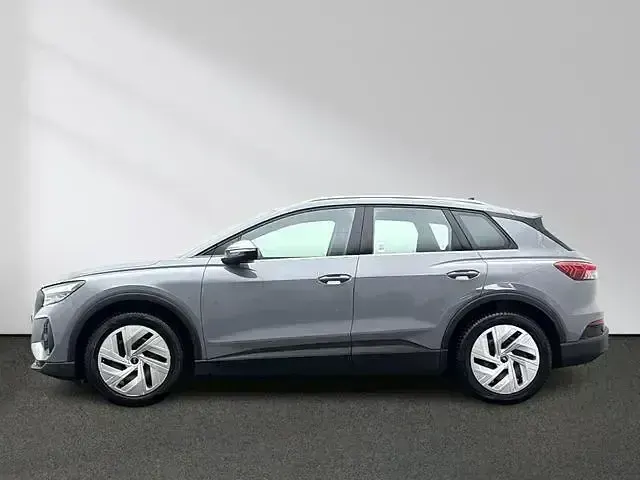 Second-hand Audi Q4 e-tron Comfort 144 kW (197 CP) 2023 Gri SUV