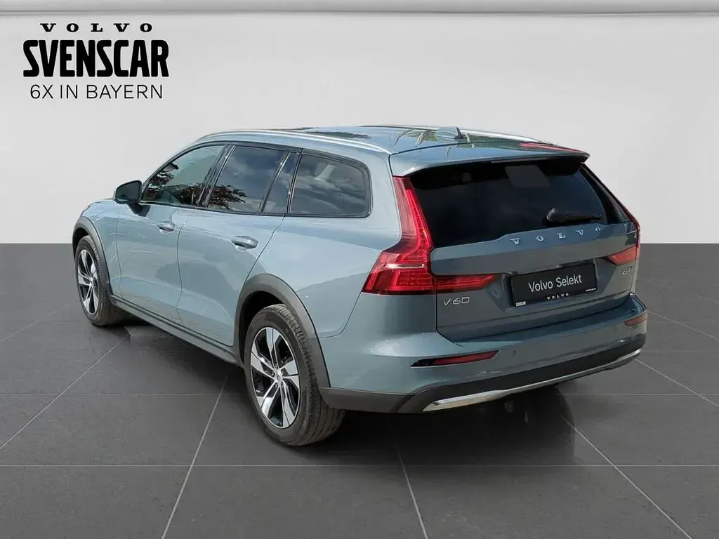 Gebraucht Volvo V60 CC Plus 197 PS (144 kW) 2023 Grau Kombi