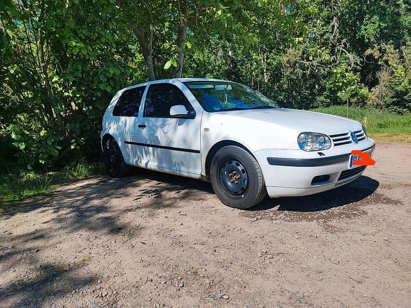 Gebraucht VW Golf IV 110 PS (80 kW) 2002 Weiß Kleinwagen