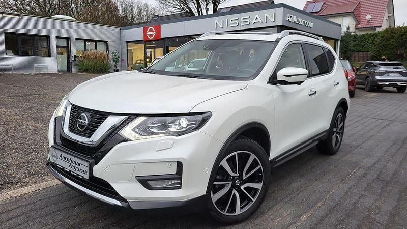 Weiß Gebraucht 2021 Nissan X-Trail Tekna SUV | 25.380 € - Bild 1/4