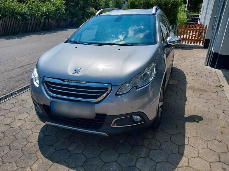 Grau Gebraucht 2015 Peugeot 2008 Allure SUV | 5.200 € (Superpreis) - Bild 1/4