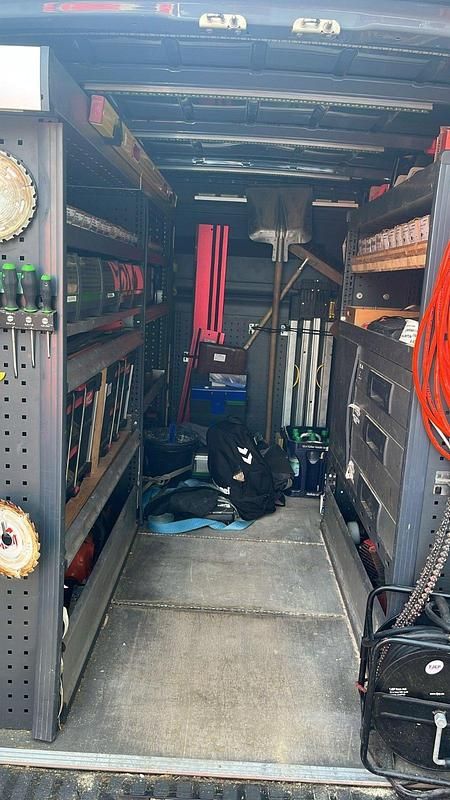 Gebraucht Mercedes Sprinter 163 PS (119 kW) 2018 Grau Van