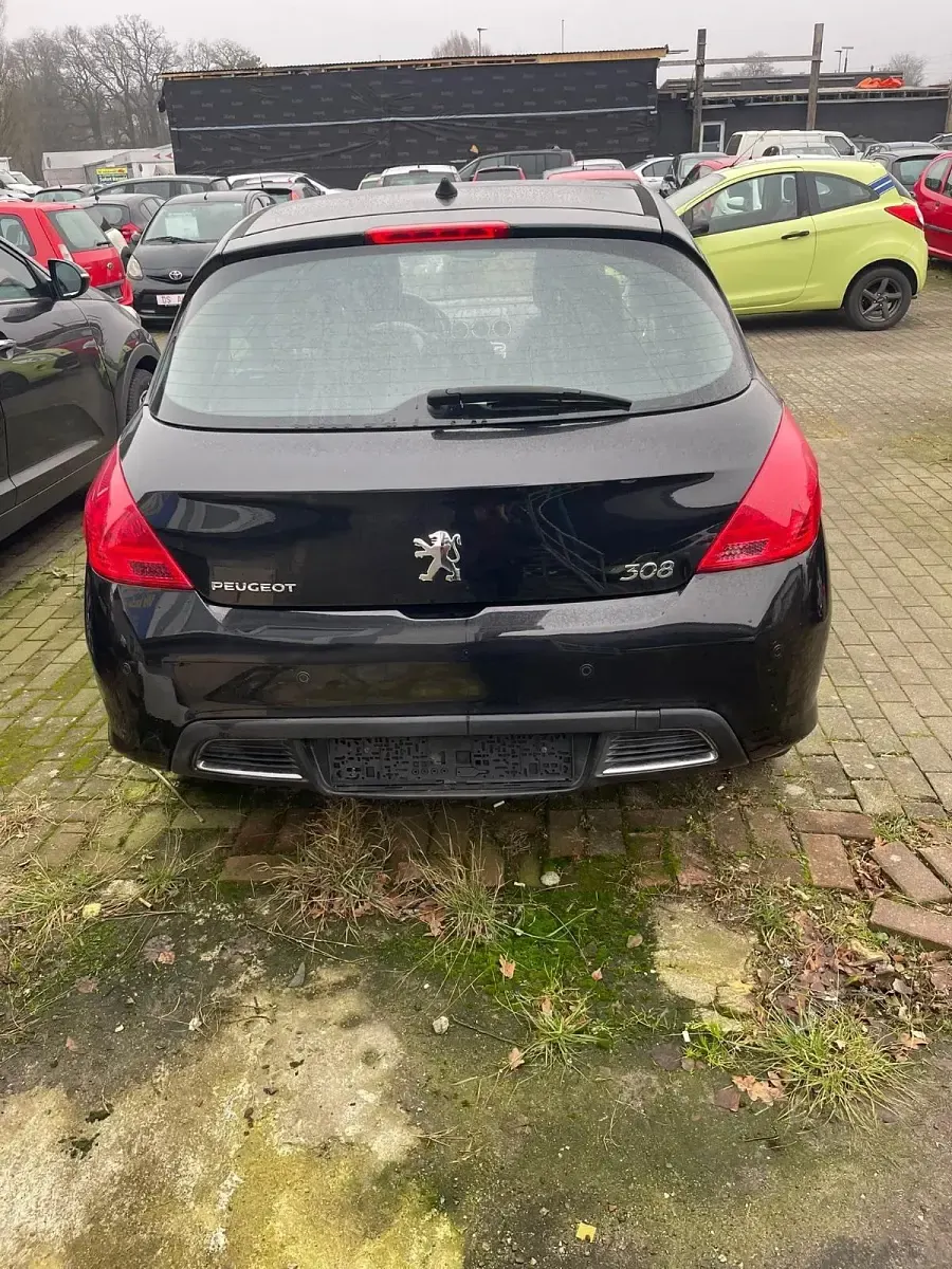 Gebraucht Peugeot 308 156 PS (114 kW) 2011 Schwarz Limousine