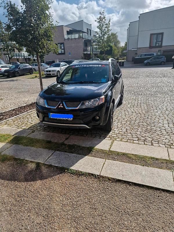 Schwarz Gebraucht 2009 Mitsubishi Outlander Instyle SUV | 5.700 € (Fairer Preis) - Bild 1/4