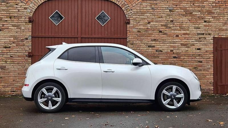 Gebraucht Ora Funky Cat 300 Pro 125 kW (171 PS) 2023 Moonlight white metallic Kleinwagen