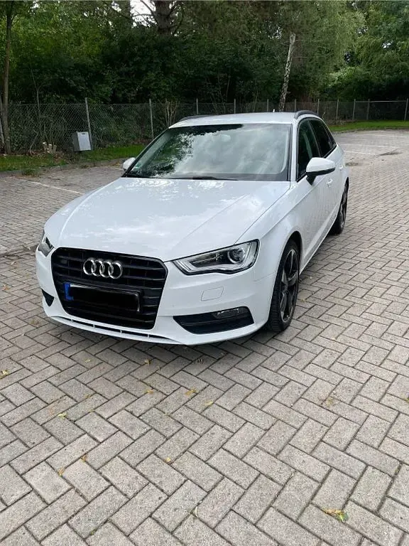 Gebraucht Audi A3 Sport 110 PS (80 kW) 2015 Weiß Limousine