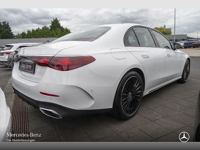 Weiß Gebraucht 2024 Mercedes E450 AMG Limousine | 78.980 € (Etwas zu teuer) - Bild 1/4