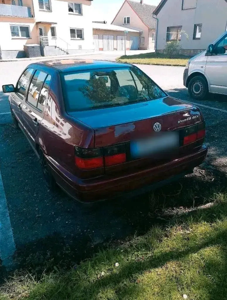 Gebraucht VW Vento 90 PS (66 kW) 1995 Rot Limousine