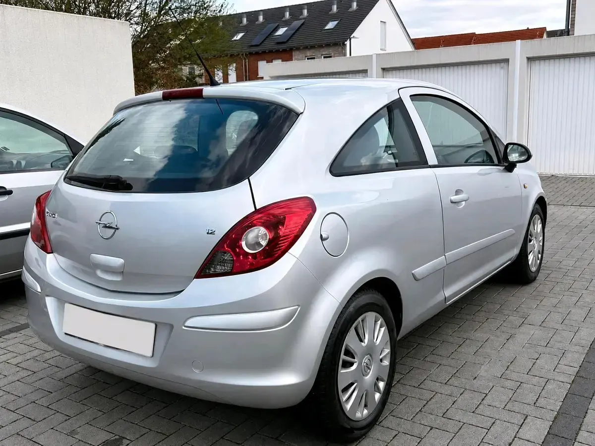 Gebraucht Opel Corsa 80 PS (58 kW) 2007 Grau Kleinwagen