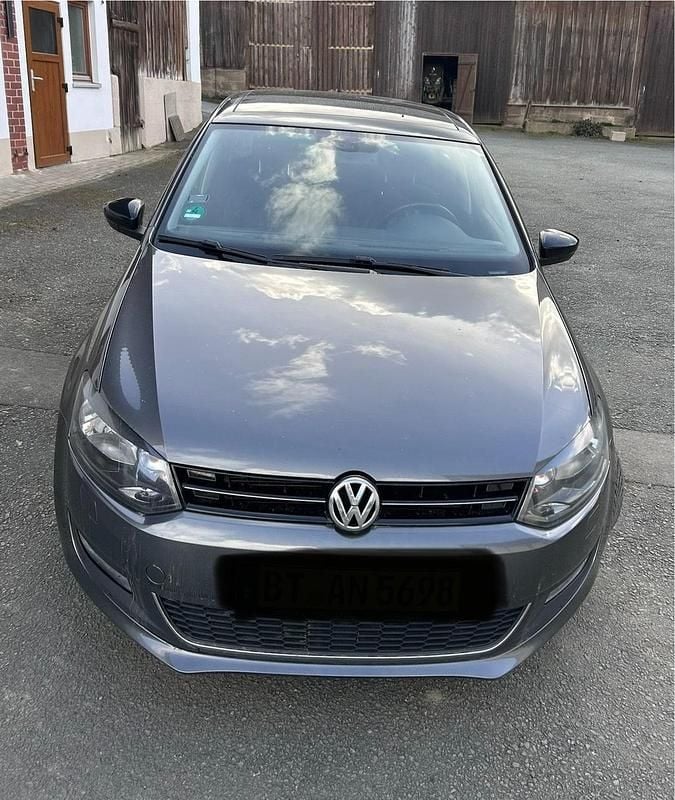 Gebraucht VW Polo 90 PS (66 kW) 2013 Grau Kleinwagen