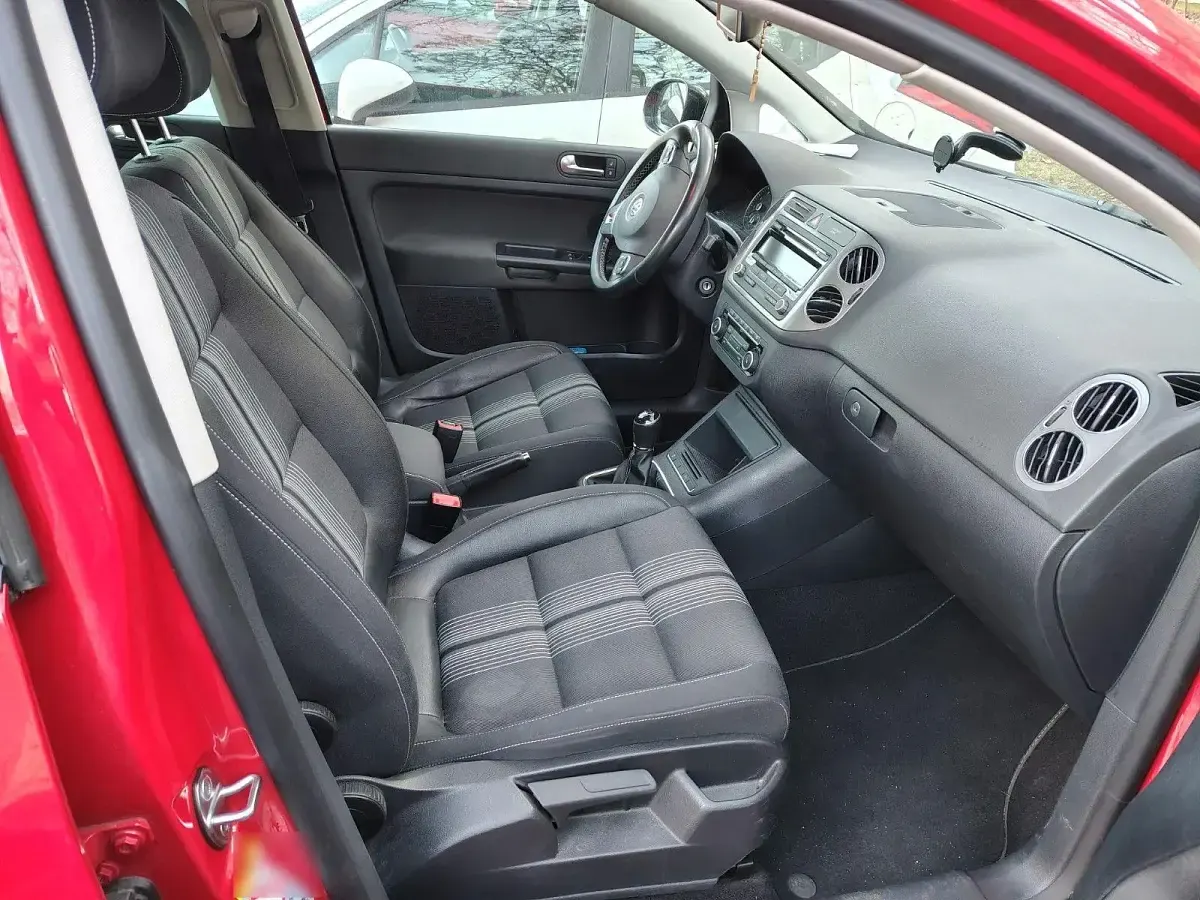 Gebraucht VW Golf Plus Cross Match 105 PS (77 kW) 2012 Rot Van / Kleinbus