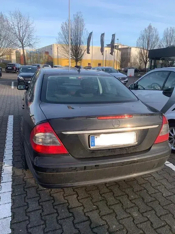 Second-hand Mercedes E280 Elegance 190 CP (139 kW) 2007 Negru Berlinǎ