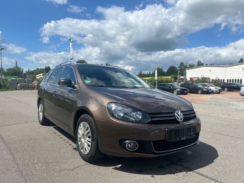 Braun Gebraucht 2011 VW Golf VI Style Kombi | 4.990 € (Fairer Preis) - Bild 1/4