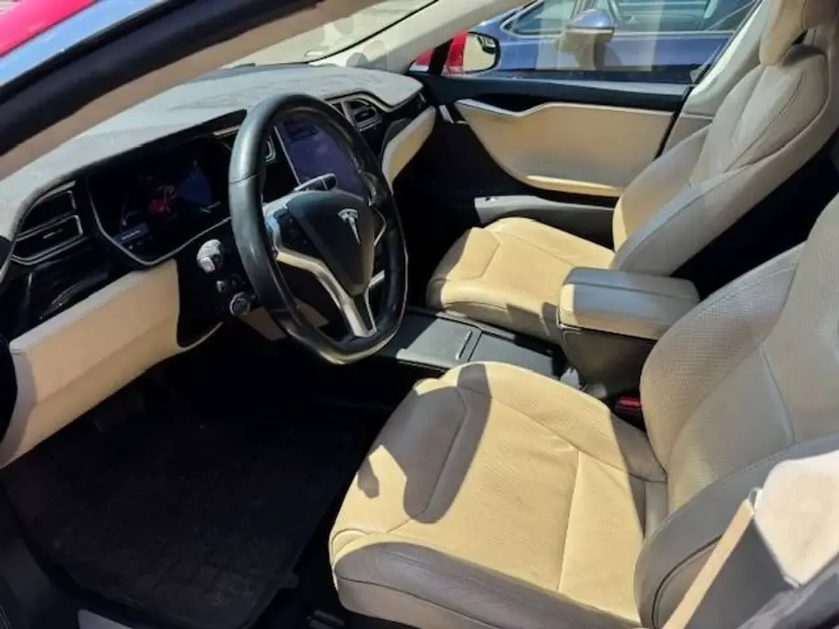 Gebraucht Tesla Model S Performance 395 kW (538 PS) 2017 Rot Kleinwagen