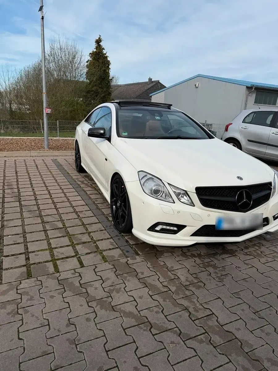 Gebraucht Mercedes E350 231 PS (169 kW) 2011 Weiß Coupé